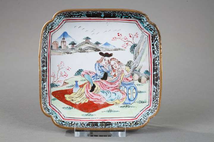 Chinese enamelled copper tray with a very rare erotic decoration